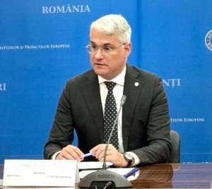 Dragoş Pîslaru susţine că propunerile pentru salariile demnitarilor au „venit pe mail” de la liderii PSD, PNL, USR şi UDMR